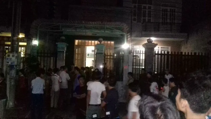 người đàn ông treo cổ tại nhà riêng