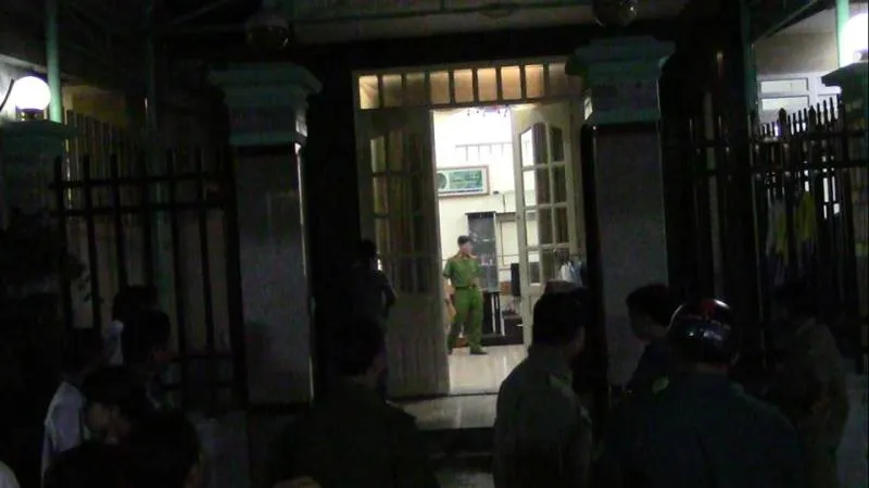 Công an khám nghiệm hiện trường