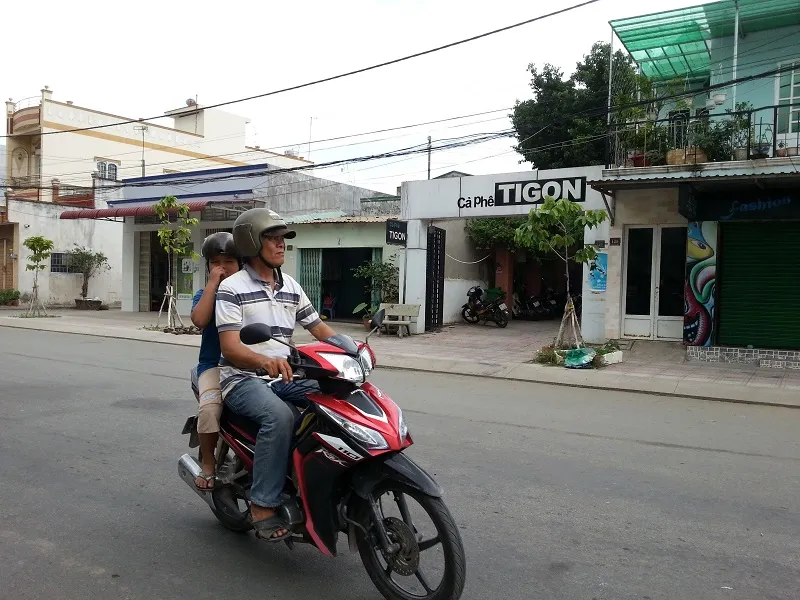 bắt cán bộ nhận hối lộ