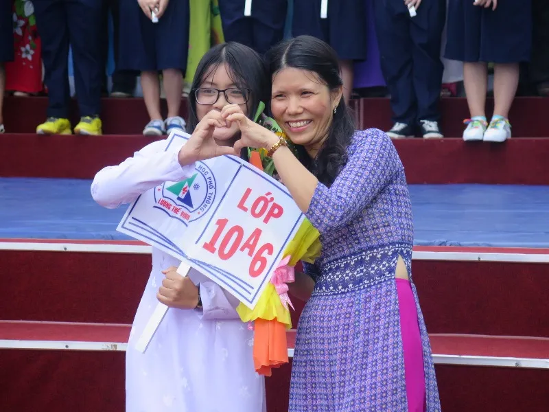 Khoảnh khắc ngày khai trường trên toàn quốc ảnh 10 Khoảnh khắc ngày khai trường trên toàn quốc ảnh 10