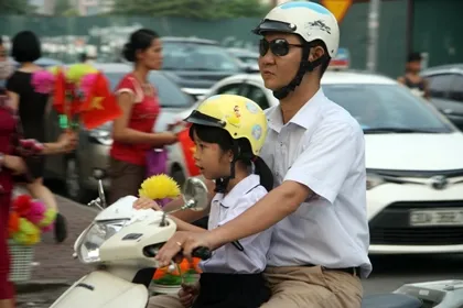 Khoảnh khắc ngày khai trường trên toàn quốc ảnh 1 Khoảnh khắc ngày khai trường trên toàn quốc ảnh 1