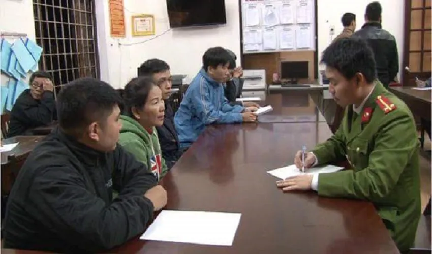 Hàng chục người ‘xem’ đánh bạc trong quán cà phê ảnh 1 Hàng chục người ‘xem’ đánh bạc trong quán cà phê ảnh 1