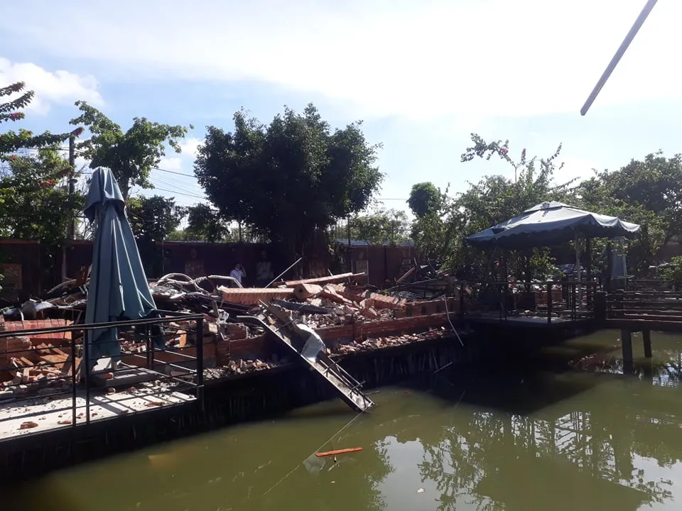 Nóng: Đang tiếp tục cưỡng chế tháo dỡ Gia Trang quán ảnh 7 Nóng: Đang tiếp tục cưỡng chế tháo dỡ Gia Trang quán ảnh 7