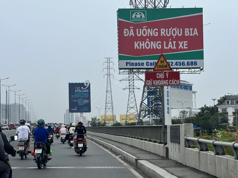 Đơn giá cho thuê trụ quảng cáo hiện nay chưa phù hợp