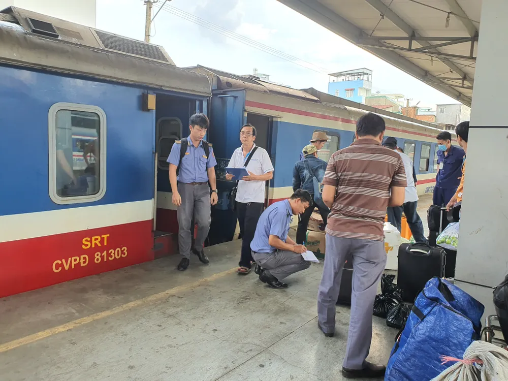 Đường sắt tăng cường thêm 2.000 chỗ cho hành khách về quê bằng tàu dịp Tết