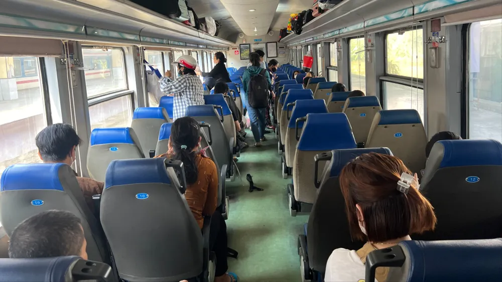 Vé tàu dịp lễ 30-4 chỉ từ 261 ngàn đồng