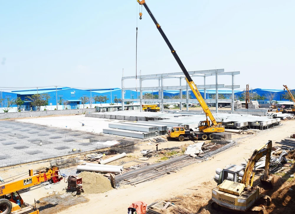 Bất động sản khu công nghiệp đầy tiềm năng. Ảnh: QUANG HUY Bất động sản khu công nghiệp đầy tiềm năng