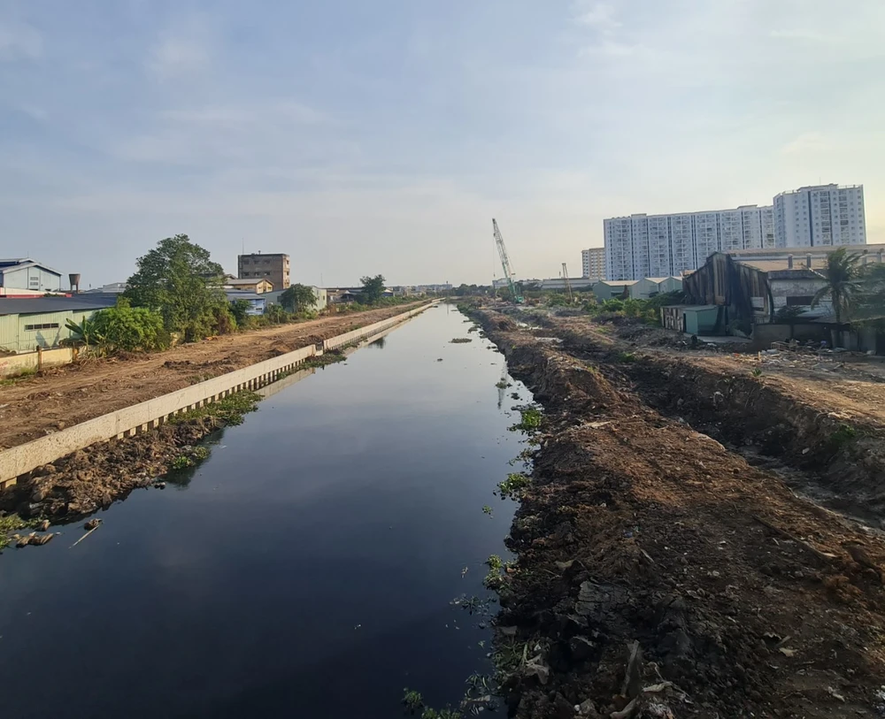 Dự án cải tạo môi trường kênh Tham Lương - Bến Cát - rạch Nước Lên đang thực hiện. Ảnh: NC tập đoàn Thuận An