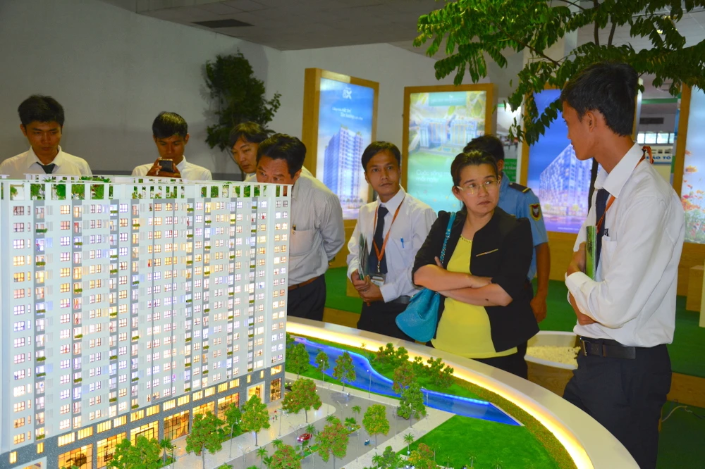 Việc các doanh nghiệp lấn sân bắt tay với đối tác chuyên nghiệp trong lĩnh vực BĐS là bước đi hợp lý. Ảnh minh họa: QUANG HUY DSC_0260-huy.JPG