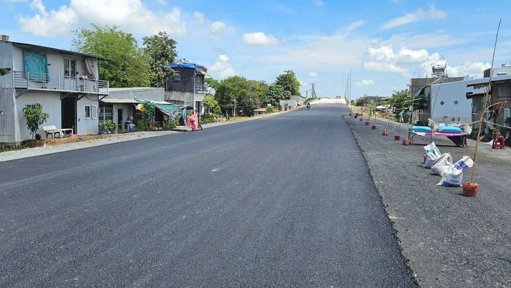 Đến nay dự án đạt tiến độ 95-97%. Ảnh: HD Dự án Tuyến nối Quốc lộ 91 và tuyến tránh TP Long Xuyên dự kiến thông xe kỹ thuật vào tháng 6