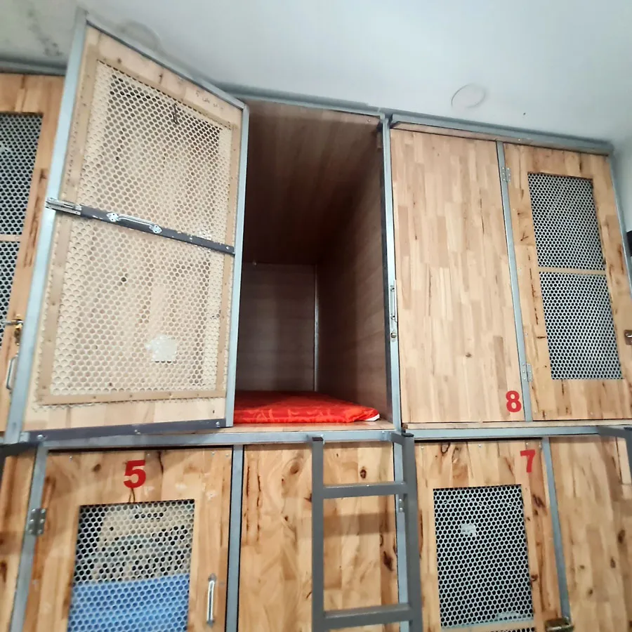 Diện tích mỗi hộp ngủ chỉ vỏn vẹn 2-3 m2. Ảnh: NGUYỄN CHÂU cho thuê hộp ngủ