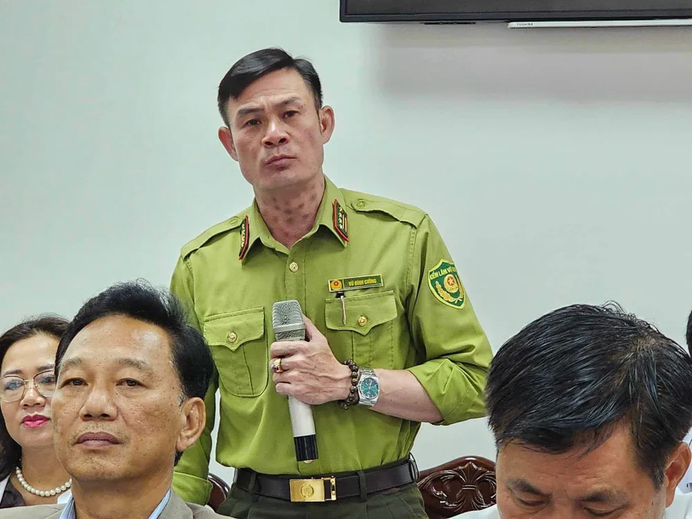 Ông Vũ Đình Cường, Chi cục trưởng Chi cục Kiểm lâm tỉnh Lâm Đồng trả lời câu hỏi của PLO về khu vực núi Voi IMG_5012.jpeg