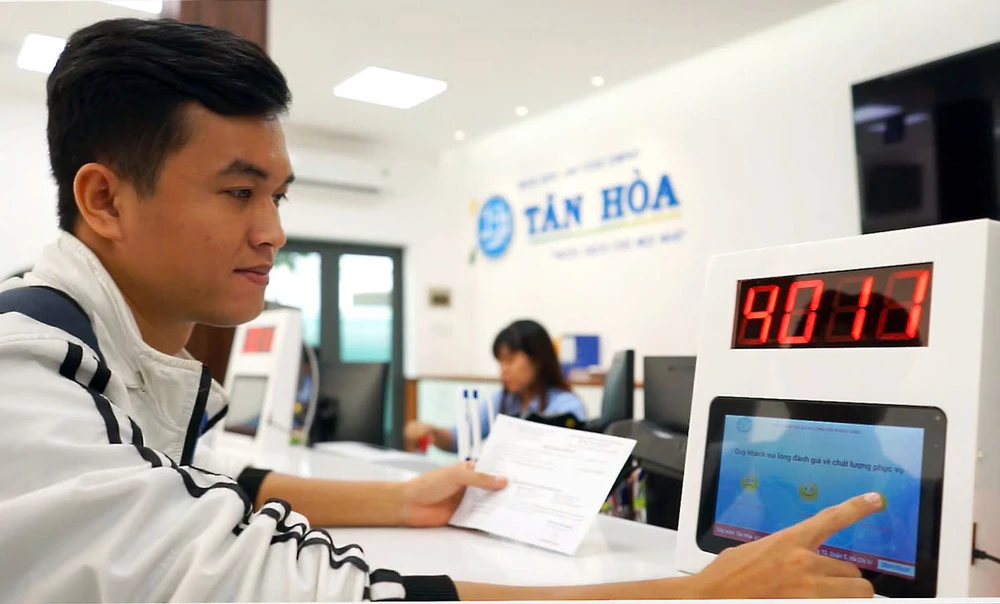 phục vụ khách hàng