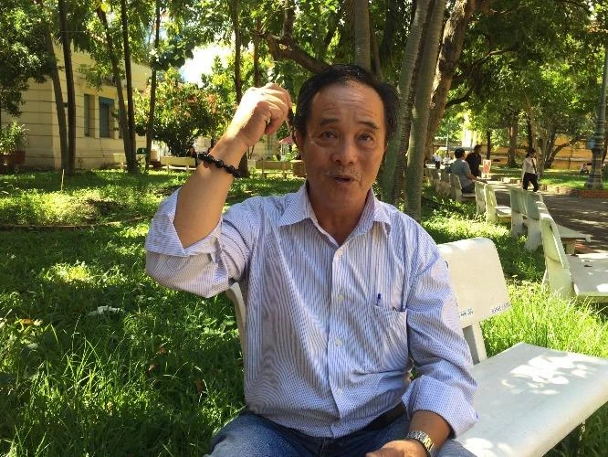 Ông Chu Quang Hưng tại trụ sở TAND TP.HCM – nơi nhiều năm ông tới lui yêu cầu các cơ quan tố tụng xin lỗi, bồi thường oan. Ảnh: PHƯƠNG LOAN