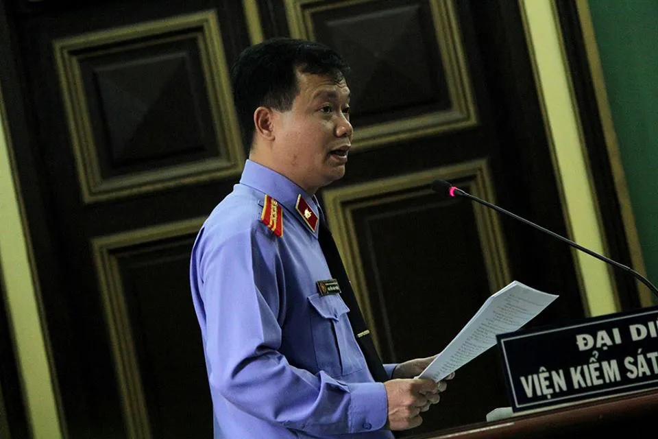 Đại diện VKS tại tòa