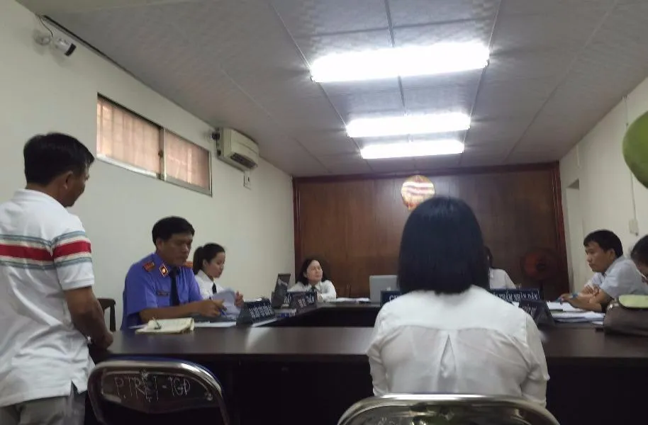 Đang xử vụ án mẹ làm con gái 2 tuổi tử vong ảnh 1