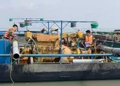 Bị cáo hút cát lậu không được hưởng án treo ảnh 2 Trị sa tặc: Phạt thật nặng, tăng lực lượng...