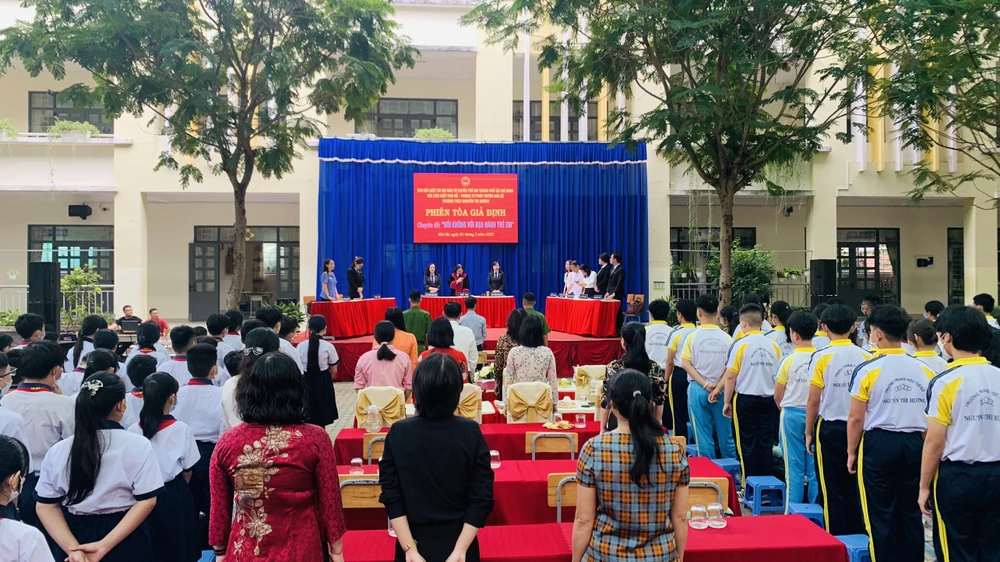 Chương trình nhằm nâng cao nhận thức pháp luật, nhận biết và phòng tránh các hành vi vi phạm pháp luật liên quan đến trẻ em. Ảnh: CTV Chương trình nhằm nâng cao nhận thức pháp luật, nhận biết và phòng tránh các hành vi vi phạm pháp luật liên quan đến trẻ em. Ảnh: CTV