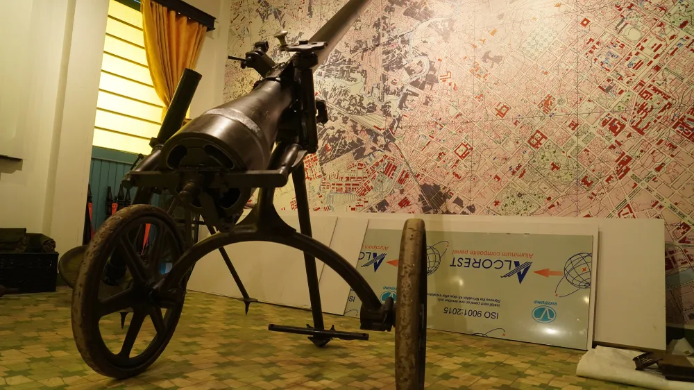 Khẩu DKZ 75 được Tiểu đoàn 6 Bình Tân (Tiểu đoàn võ trang thuộc quân khu Sài Gòn - Gia Định) pháo kích vào lễ duyệt binh ngày 1-11-1966. Khẩu DKZ 75 được Tiểu đoàn 6 Bình Tân (Tiểu đoàn võ trang thuộc quân khu Sài Gòn - Gia Định) pháo kích vào lễ duyệt binh ngày 1-11-1966.