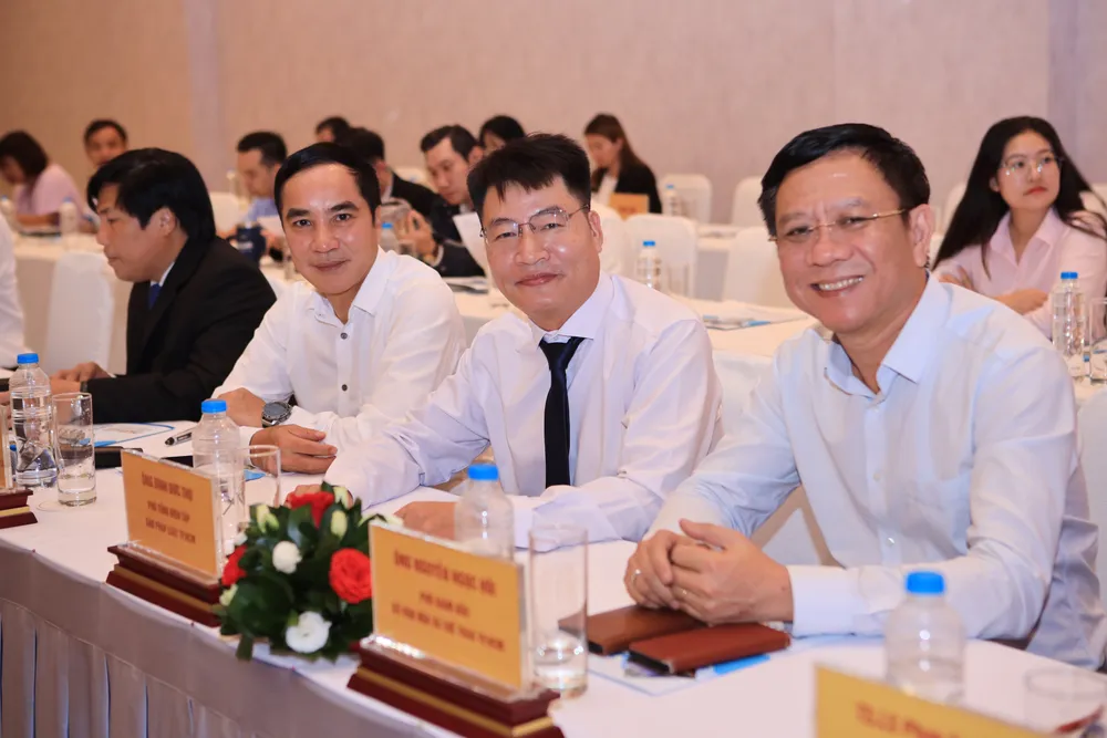 Các đại biểu tham dự hội thảo. Ảnh: NGUYỆT NHI 1000023069.jpg