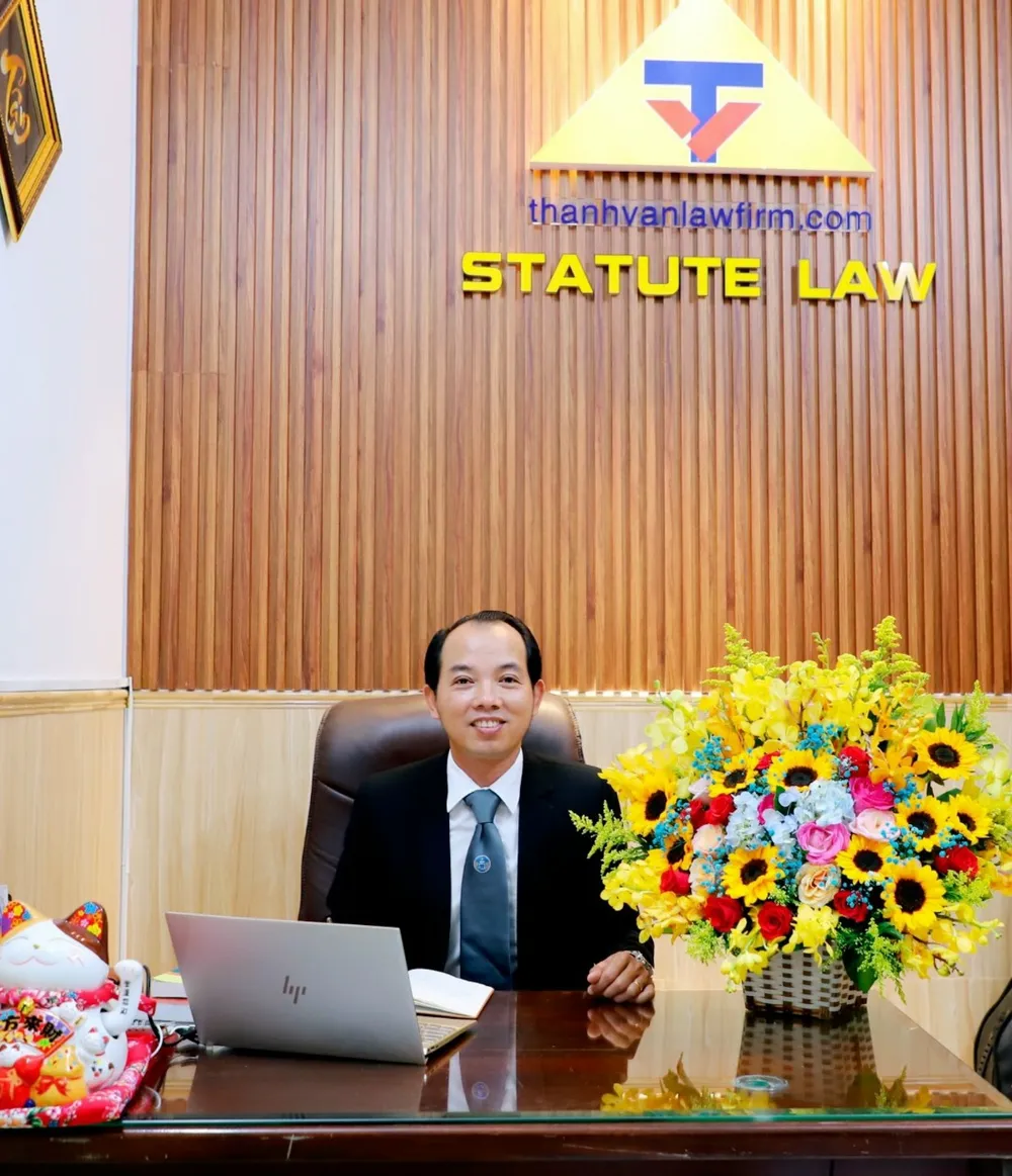 luat su phan mau ninh.jpeg