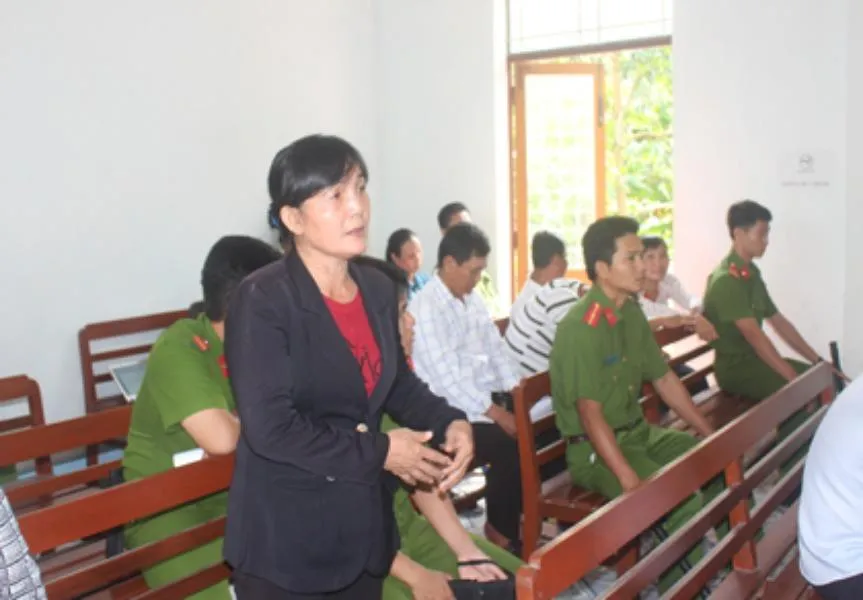 Bị chủ ruộng đánh, trói vì nghi ngờ phá hoại ruộng lúa