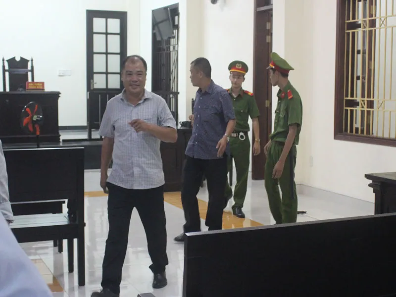 Cựu giám đốc Sở NN&PTNT Bến Tre bị phạt 3 năm án treo ảnh 2 Cựu giám đốc Sở NN&PTNT Bến Tre bị phạt 3 năm án treo ảnh 2