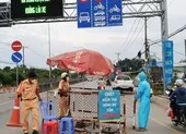 Bến Tre dỡ bỏ các chốt kiểm soát dịch cửa ngõ vào tỉnh, siết chặt các chốt cơ sở ảnh 3 TP.HCM tháo dỡ chốt chặn ở cửa ngõ, người dân cảm ơn các lực lượng