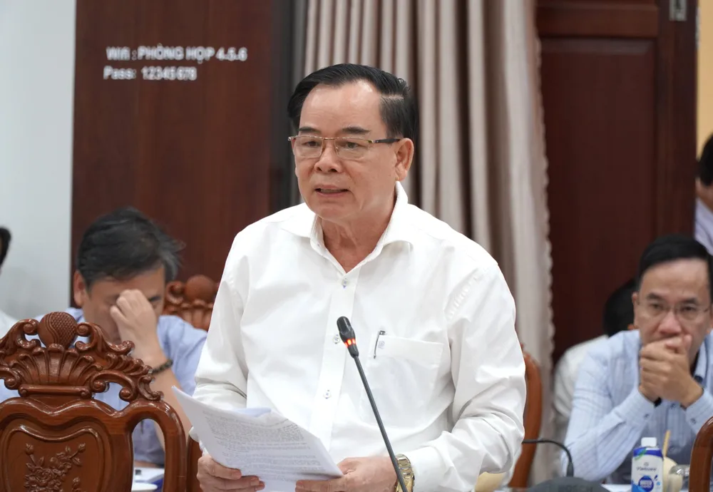 Ông Trần Ngọc Tam - Chủ tịch UBND tỉnh Bến Tre cam kết hỗ trợ cát cho dự án Vành đai 3 Thieu-cat-du-an-phia-Nam (4).JPG