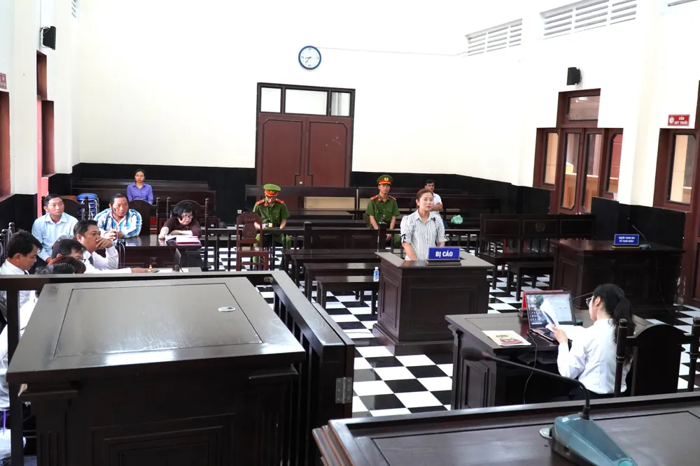 Nu-thu-quy-Tran-Thi-Tuyet-keu-oan (3).JPG