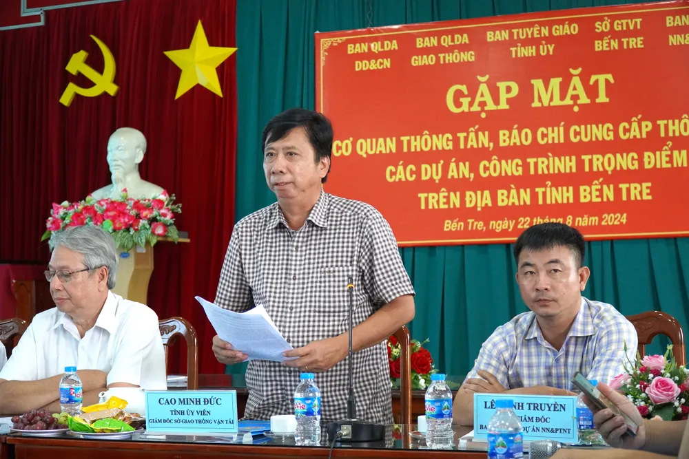 Ông Cao Minh Đức - Giám đốc Sở GTVT tỉnh Bến Tre thông tin về các dự án giao thông trọng điểm trên địa bàn tỉnh DSC07345.JPG