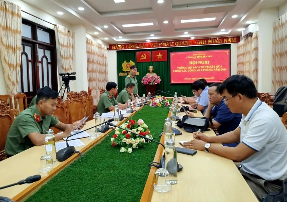 Công an tỉnh Bến Tre bắt hơn 400 vụ, xử phạt hơn 10 tỉ đồng liên quan đến cát trái phép