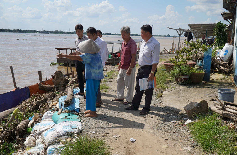 ho-tro-di-doi-dan-sat-lo (4).JPG