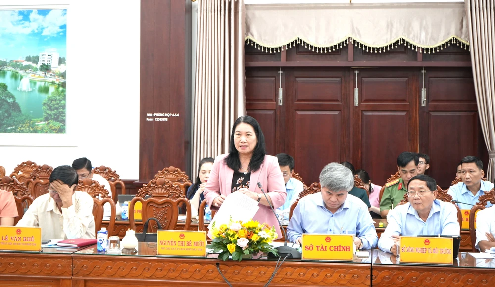 Lãnh đạo UBND tỉnh Bến Tre phát biểu tại buổi làm việc. Thong-doc-ngan-hang-lam-viec (3).JPG