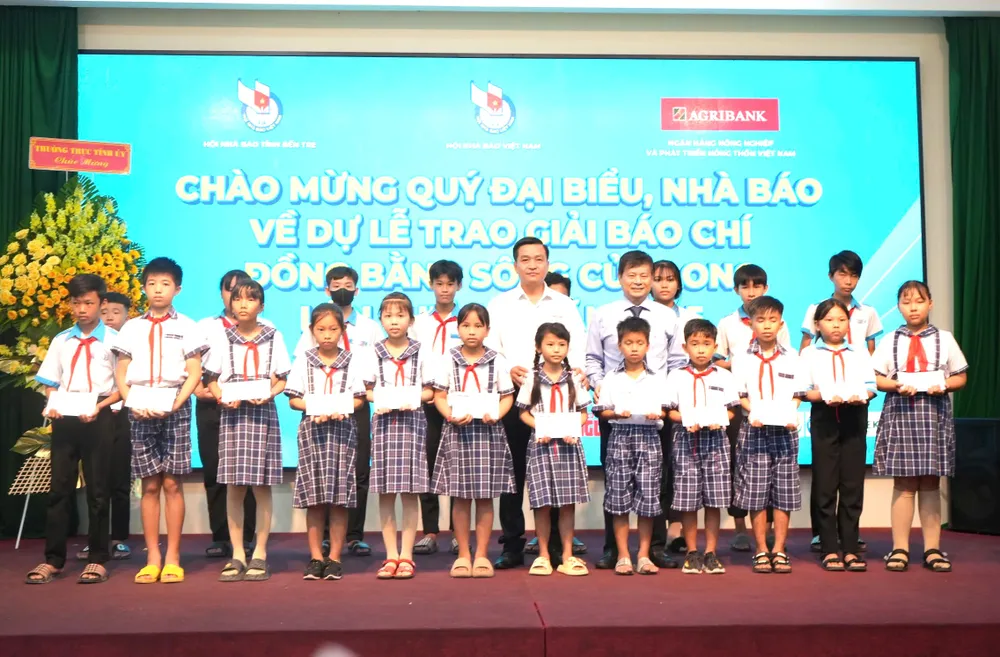 Giai-bao-chi-ĐBSCL (1).jpg