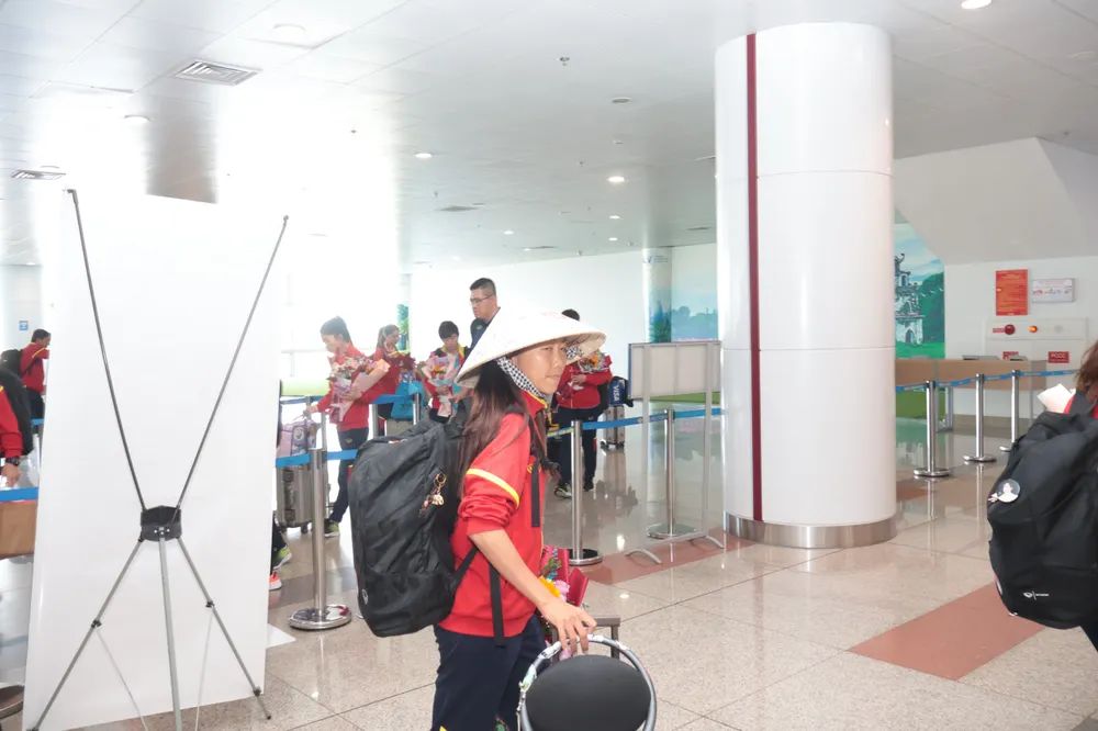 Đội trưởng Huỳnh Như và đồng đội luôn cảm kích trong hành trình lịch sử của đội tuyển bóng đá nữ Việt Nam vừa qua luôn có sự đồng hành của người hâm mộ...