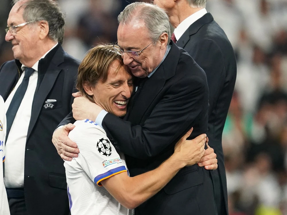 Chủ tịch Real Madrid Florentino Perez dẫn đầu đề án thành lập Super League. Ảnh: Getty fifa-uefa.jpeg