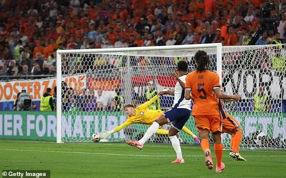 Bàn thắng quyết định đưa Anh vào chung kết của Ollie Watkins. Ảnh: GETTY IMAGES IMG_9308.jpeg