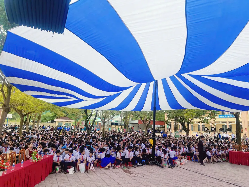 clb-bang-huu-chuyen-cho-anh-trang-yeu-thuong-o-mua-trung-thu-cho-em-2025 (19).jpg