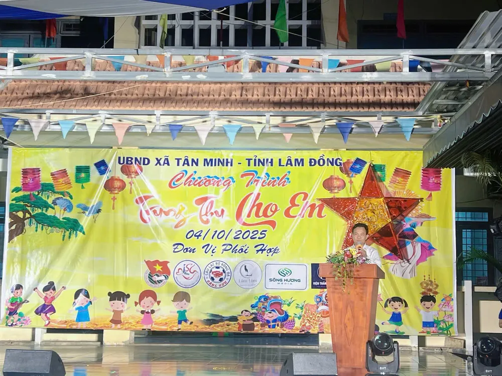 clb-bang-huu-chuyen-cho-anh-trang-yeu-thuong-o-mua-trung-thu-cho-em-2025 (20).jpg