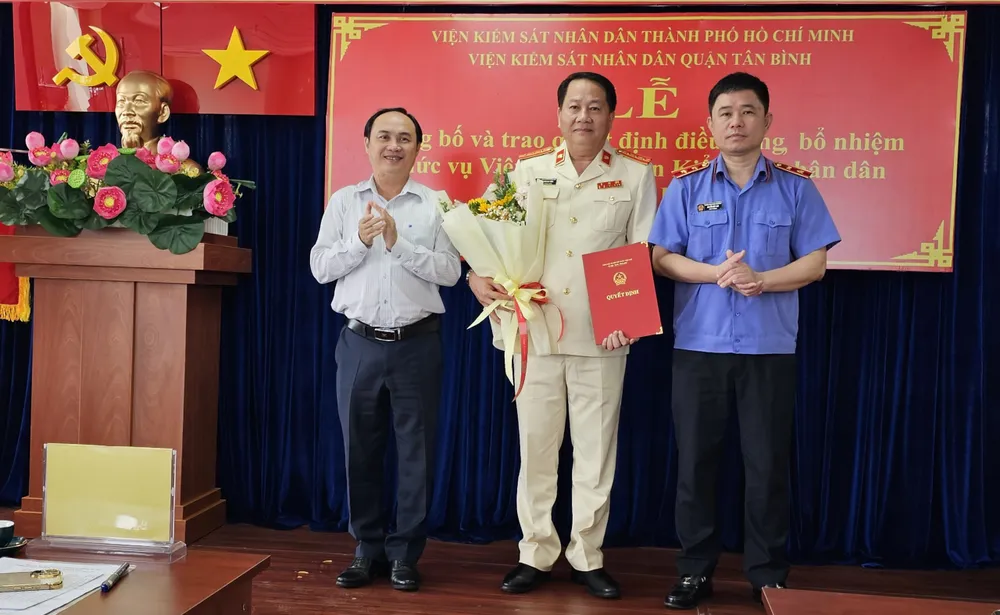 Ông Trần Nam Thắng làm Viện trưởng VKSND quận Tân Bình ảnh 1