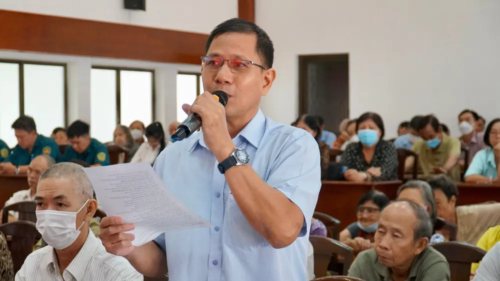 Cử tri Nguyễn Văn Bình (ngụ phường 15, quận 11) nêu ý kiến. Ảnh: BẢO PHƯƠNG Cử tri Nguyễn Văn Bình (ngụ phường 15, quận 11) nêu ý kiến. Ảnh: BẢO PHƯƠNG