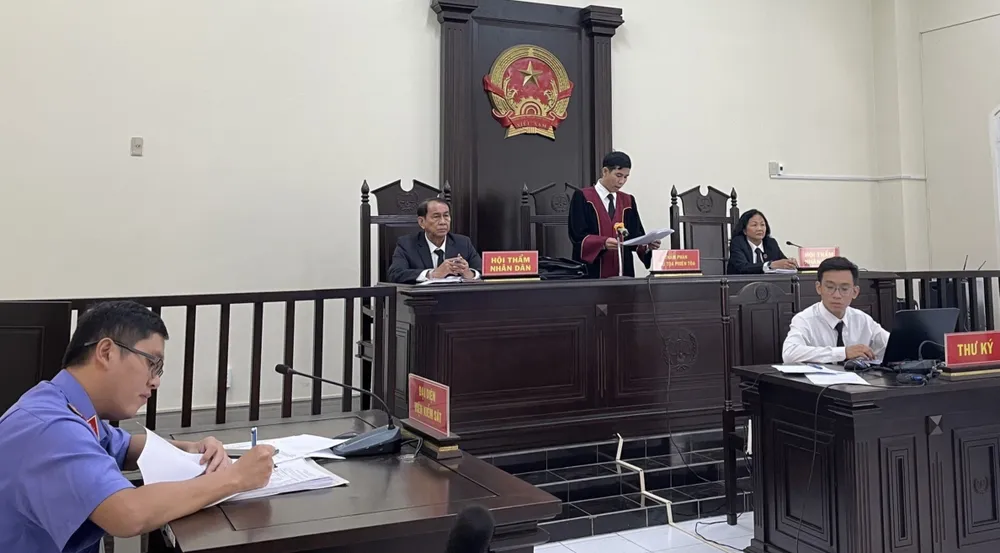 Toàn cảnh phiên xét xử trực tuyến. Ảnh: HD