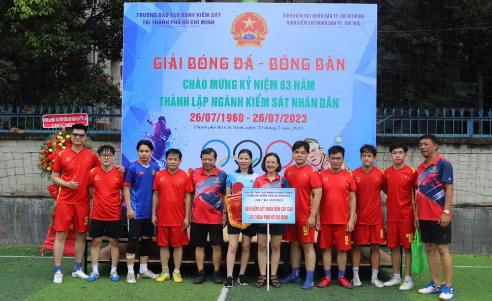 VKSND Cấp cao tại TP.HCM đạt giải nhất và giải nhì nội dung bóng bàn đôi nam nữ. Ảnh: ĐL VKSND Cấp cao tại TP.HCM đạt giải nhất và giải nhì nội dung bóng bàn đôi nam nữ. Ảnh: ĐL