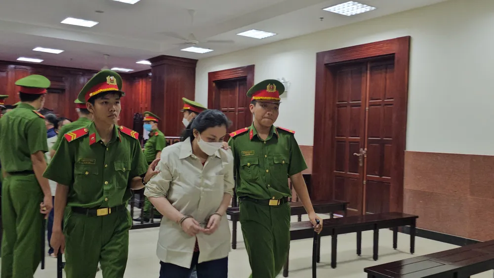 Bị cáo Võ Thùy Linh tại tòa phúc thẩm. Ảnh: SONG MAI vO tHUY LINH.jpg