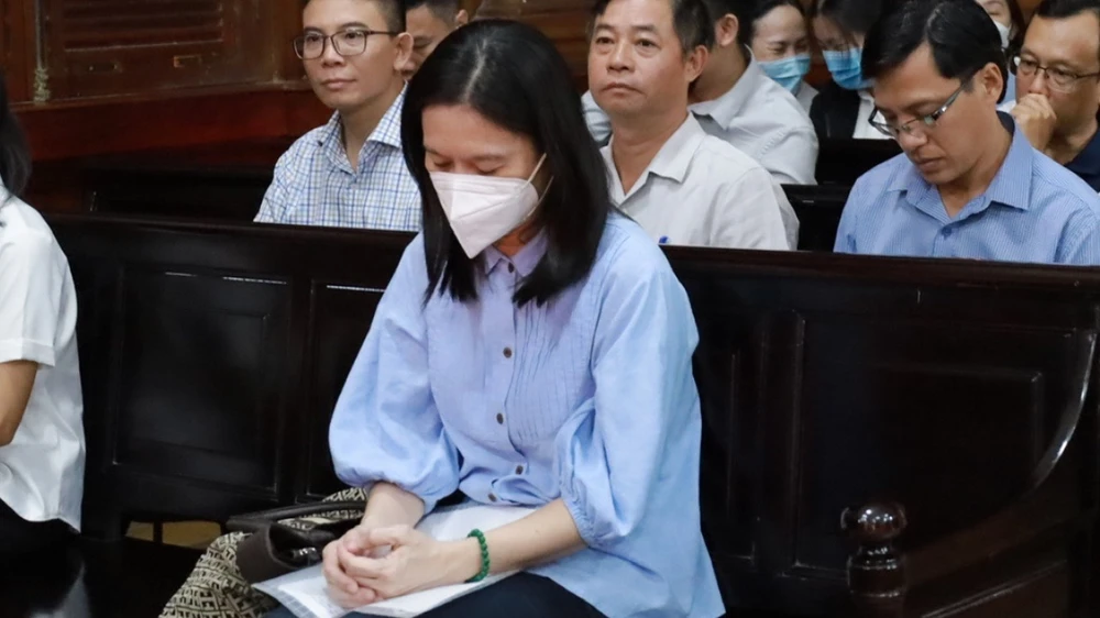 Bị cáo Nguyễn Trần Ngọc Diễm (vợ cựu giám đốc BV Thủ Đức). Ảnh: DI LINH BV Thủ Đức