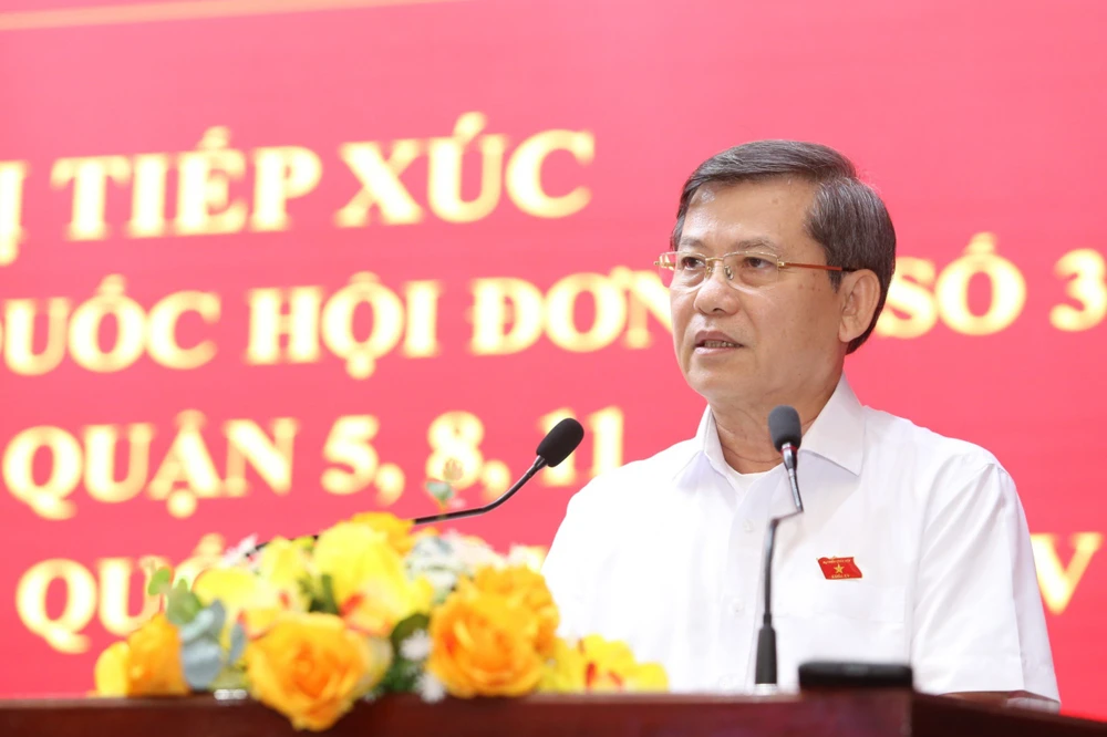 Viện trưởng VKSND tối cao Lê Minh Trí tại buổi tiếp xúc cử tri. Ảnh: BẢO PHƯƠNG Lưu Bình Nhưỡng