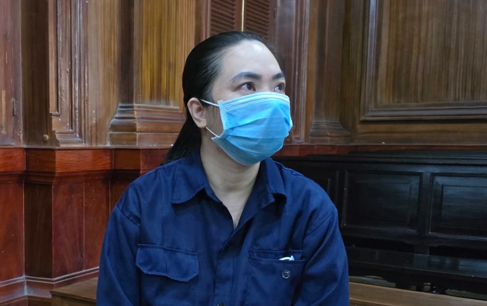 bạo hành bé gái 17 tháng tuổi