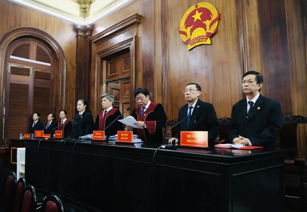 HĐXX vụ án xảy ra tại Vạn Thịnh Phát và đơn vị liên quan. Ảnh: HOÀNG GIANG Vạn Thịnh Phát