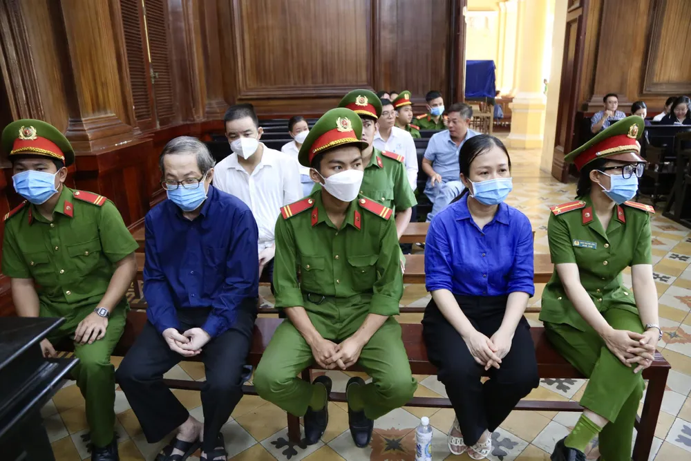 Các bị cáo tại phiên tòa. Ảnh: HOÀNG GIANG Nguyễn Minh Quân
